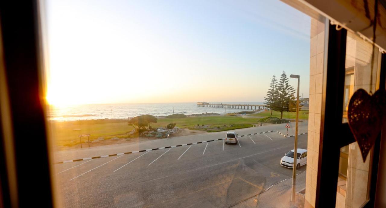 Beachfront Apartment @ Morleenpark Unit 11 Суакопмунд Екстериор снимка